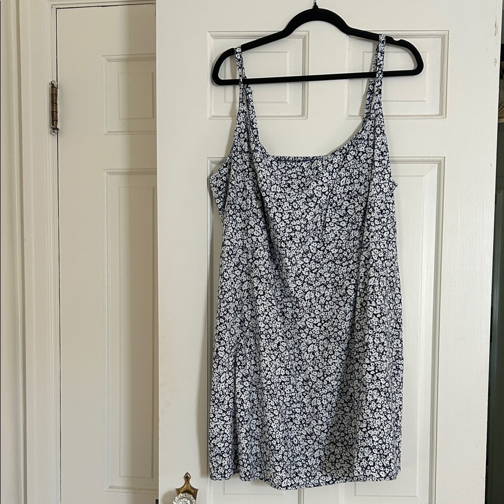 Old Navy Black and White Floral Camisole
